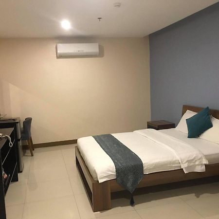 Ybc Grand Hotel Olongapo Dış mekan fotoğraf