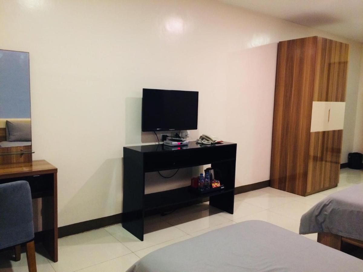 Ybc Grand Hotel Olongapo Dış mekan fotoğraf