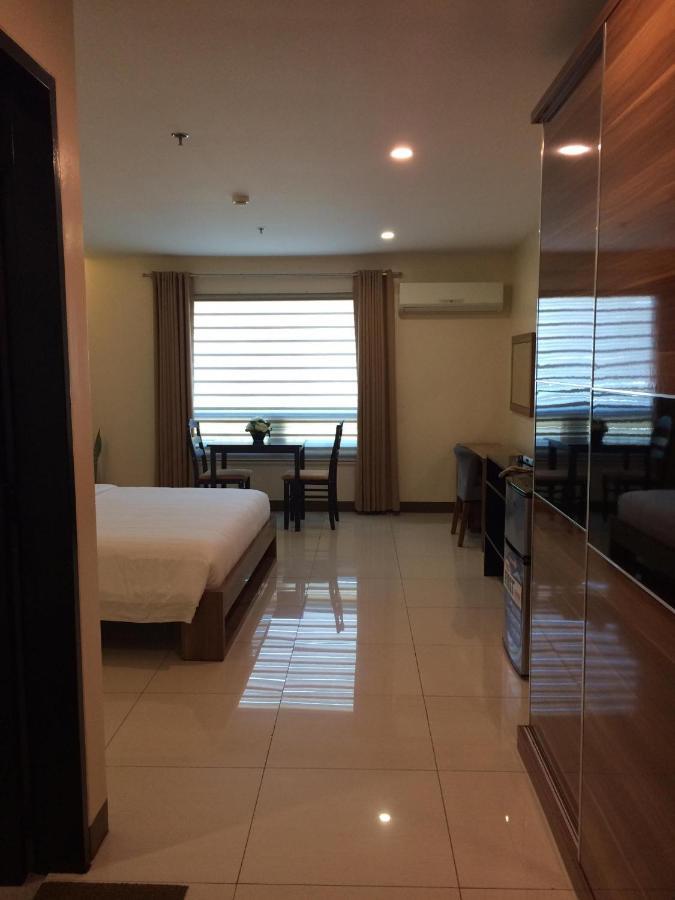 Ybc Grand Hotel Olongapo Dış mekan fotoğraf