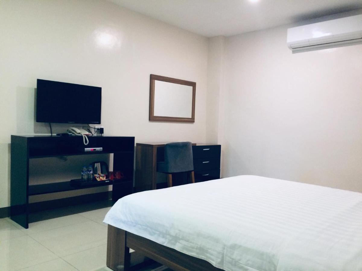Ybc Grand Hotel Olongapo Dış mekan fotoğraf