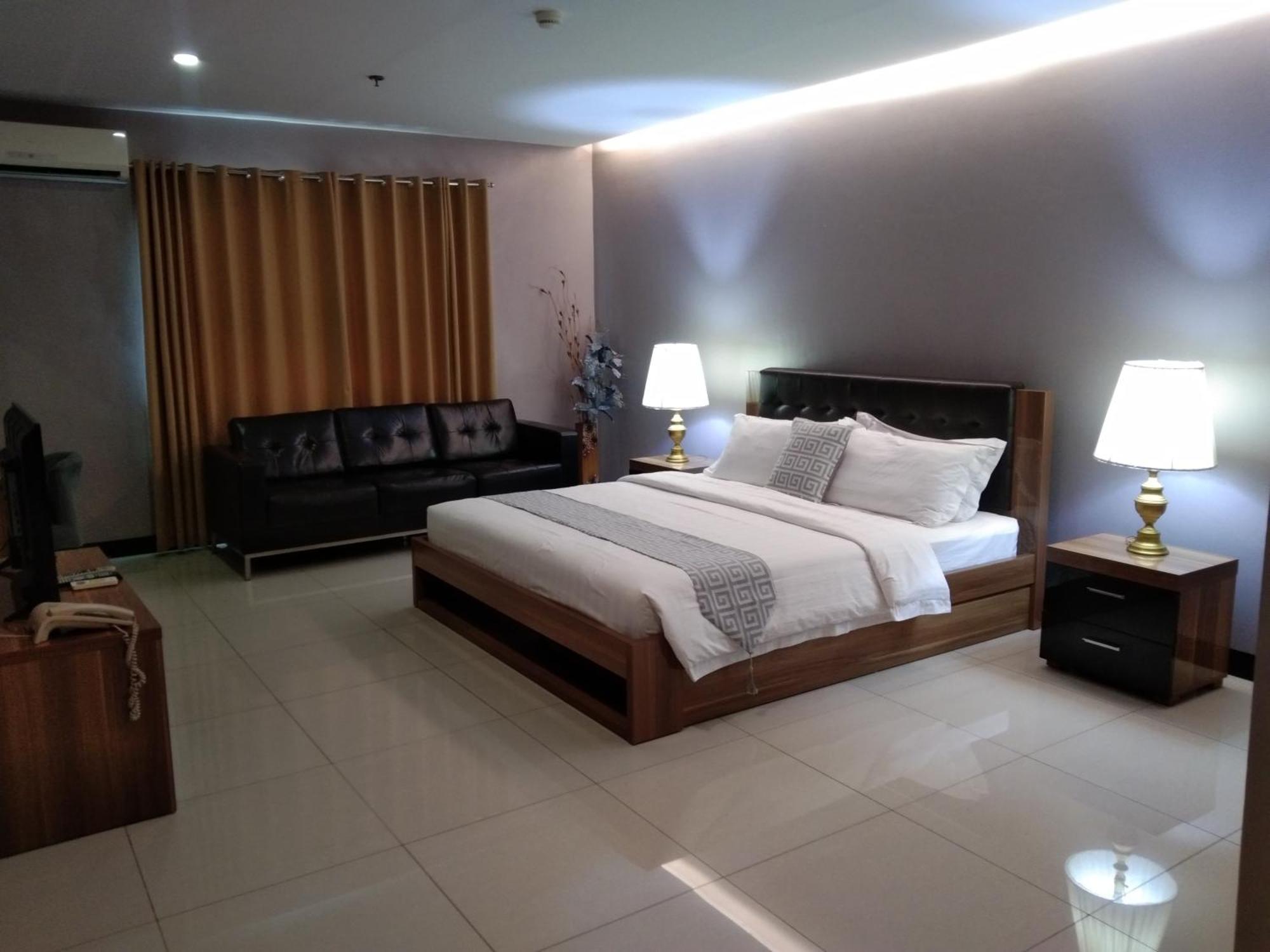 Ybc Grand Hotel Olongapo Dış mekan fotoğraf