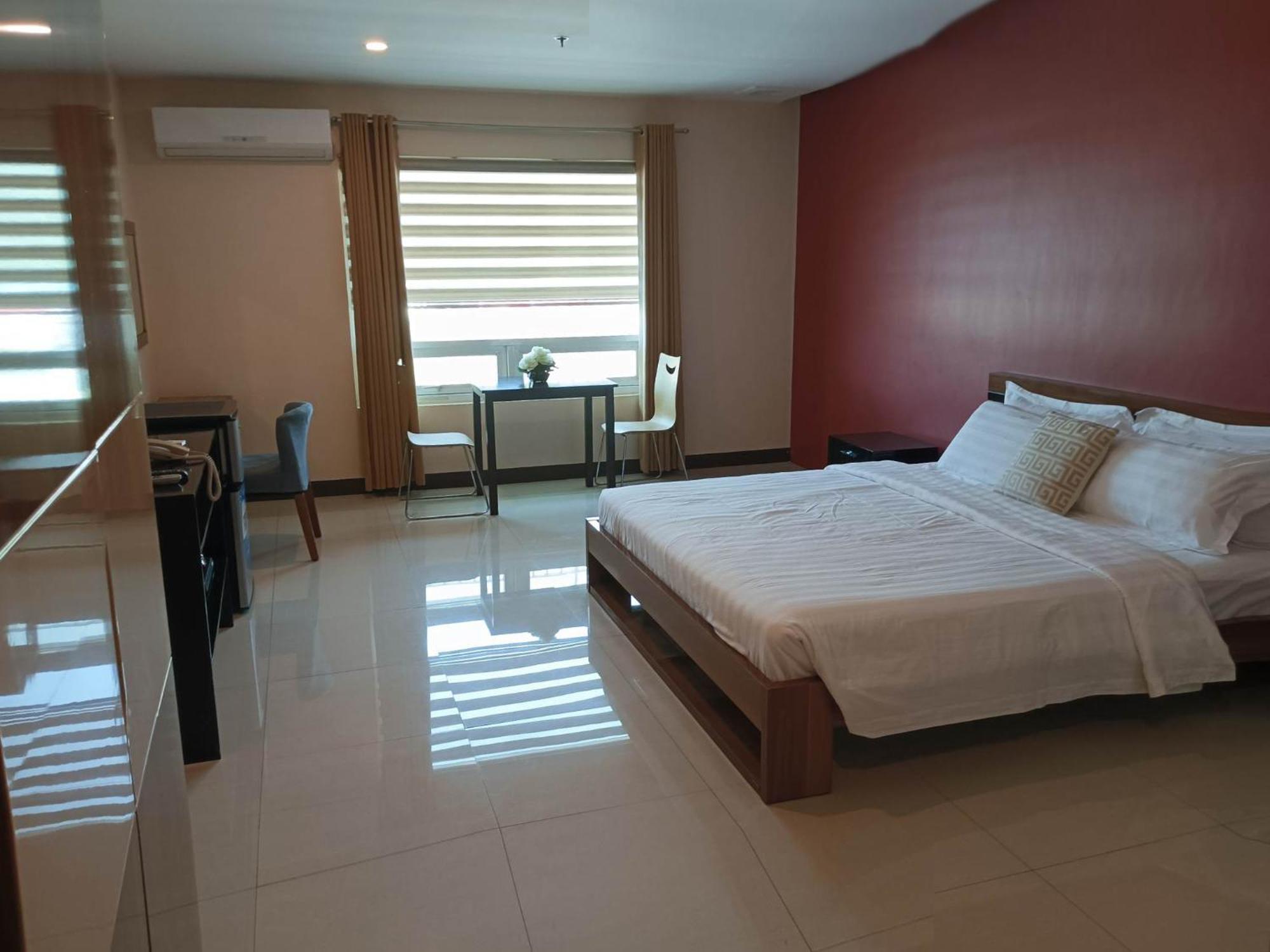 Ybc Grand Hotel Olongapo Dış mekan fotoğraf